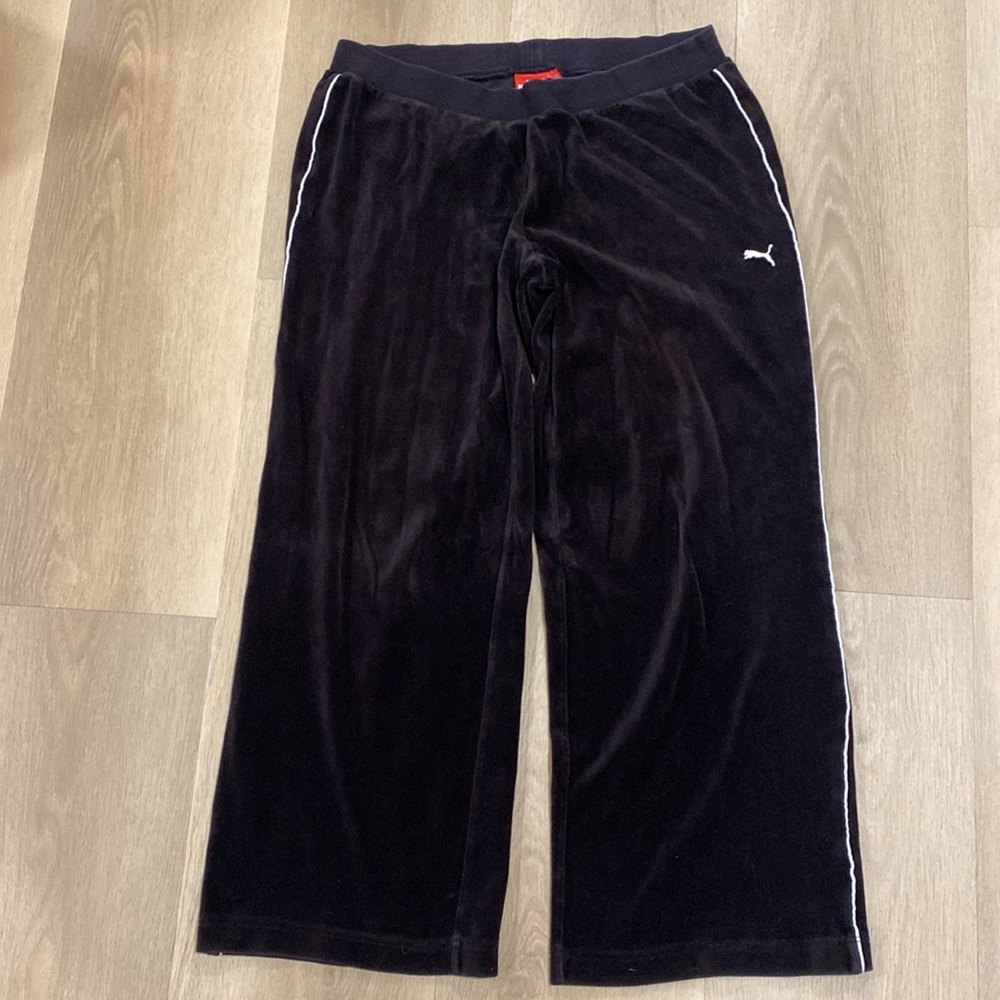 Puma Velvet Joggers Women’s Size Large